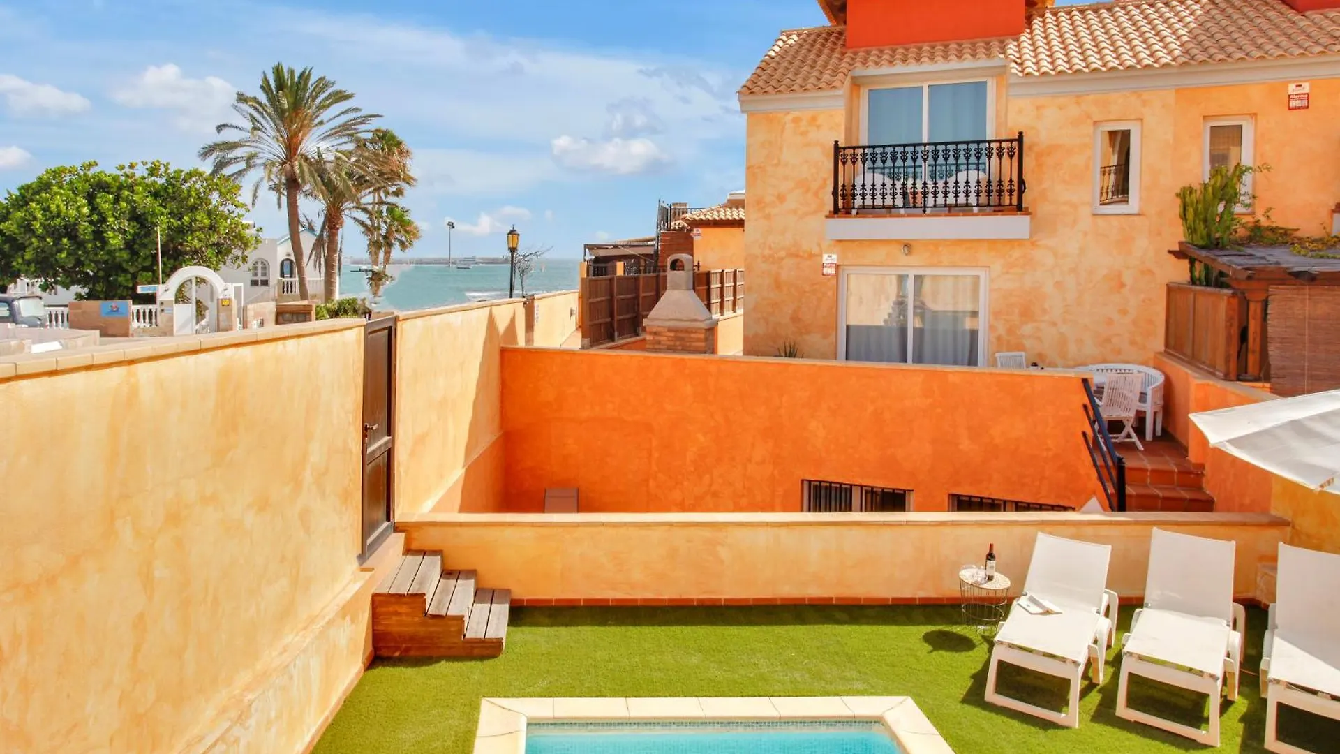 Amazing Villa By The Beach With Private Pool Corralejo