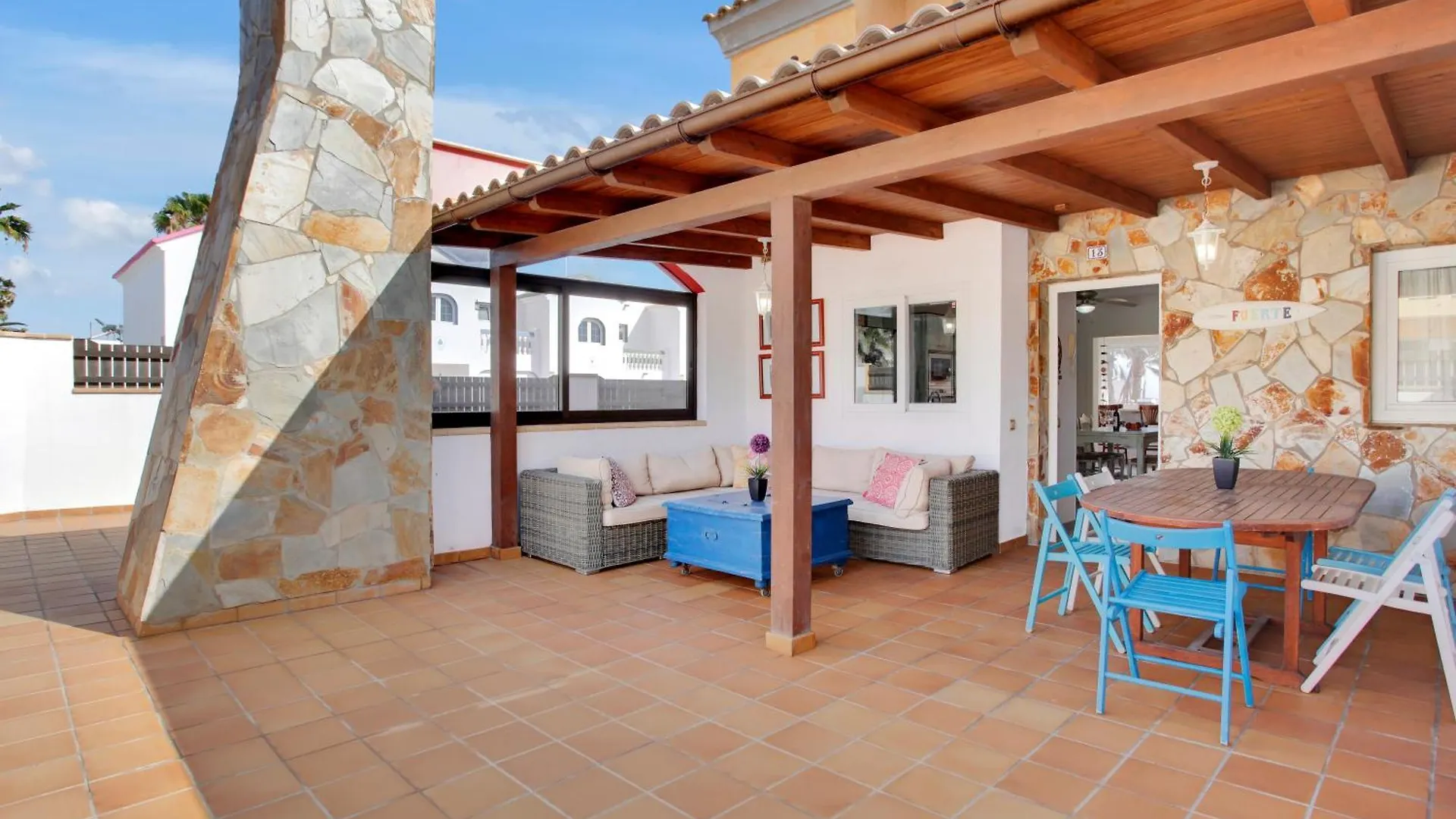 Amazing Villa By The Beach With Private Pool Corralejo